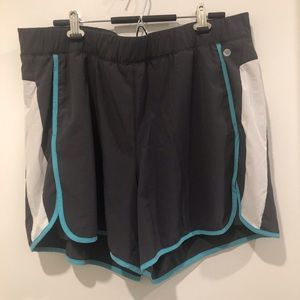Livi active shorts Sz 22/24